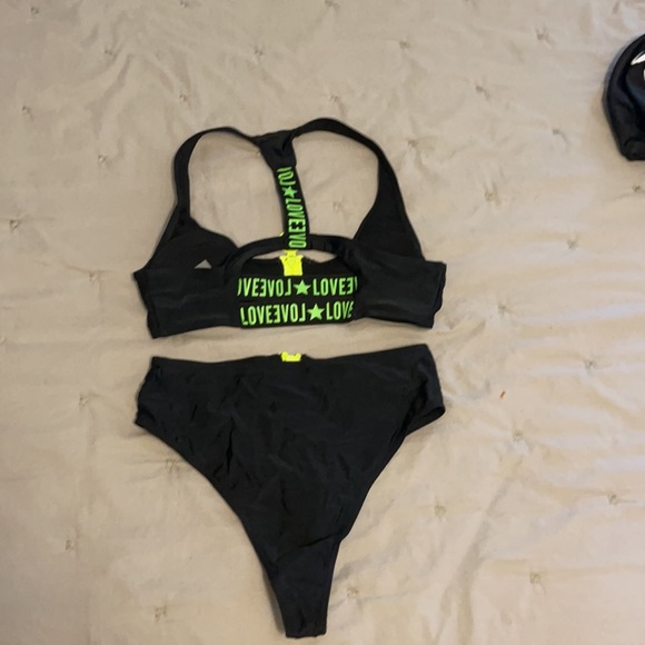 SHEIN black and neon green bathing suit - Picture 2 of 4